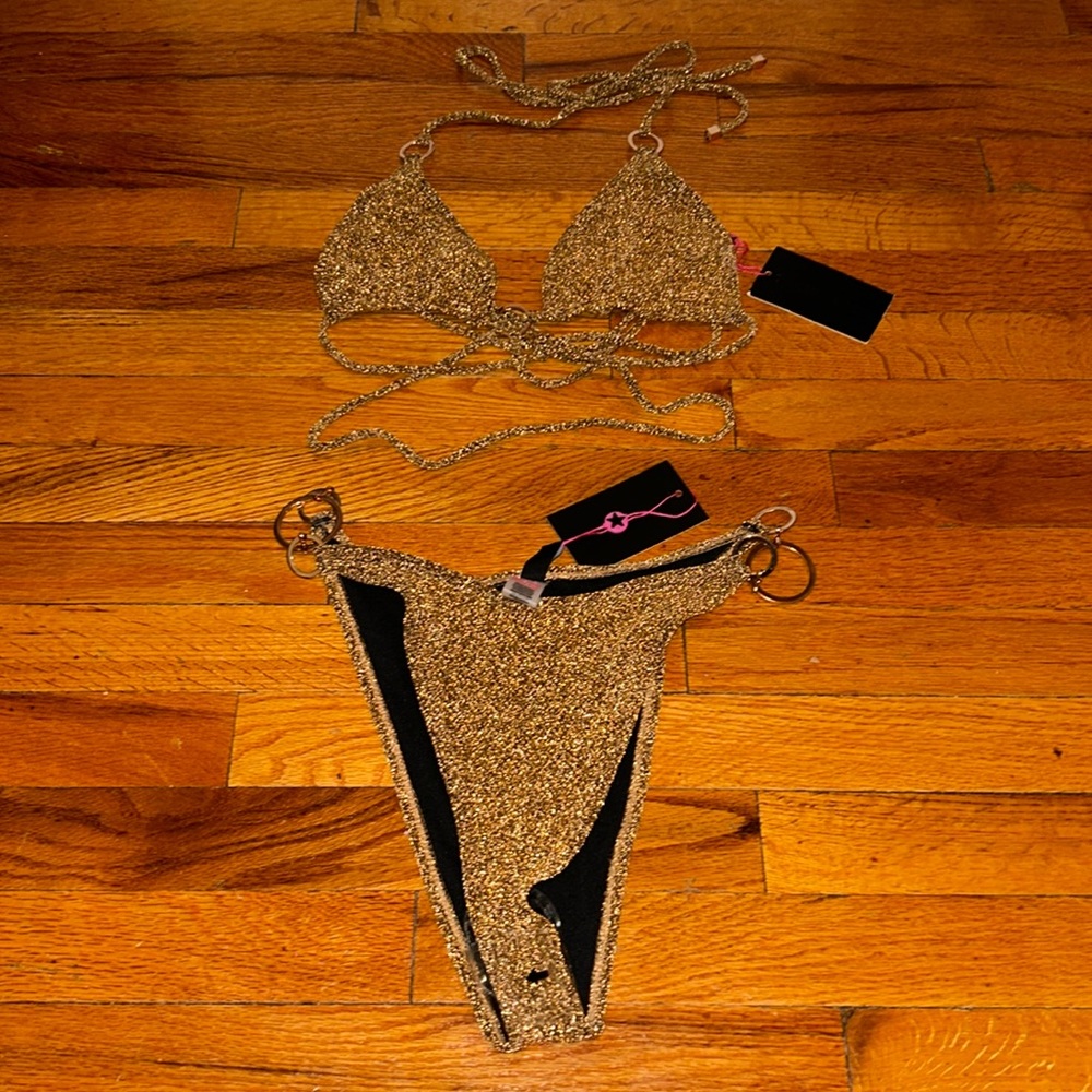 Gold bikini - Picture 4 of 12